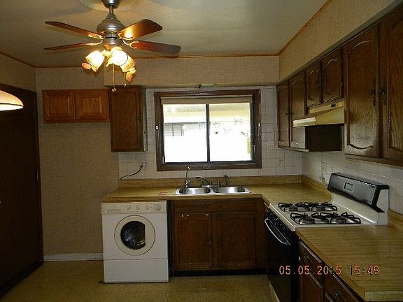 4th image of 2131 N Harlem Ave Front 332