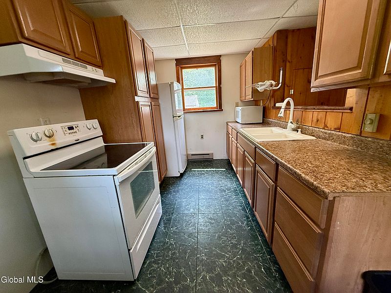 5th image of 34 Mallory Avenue