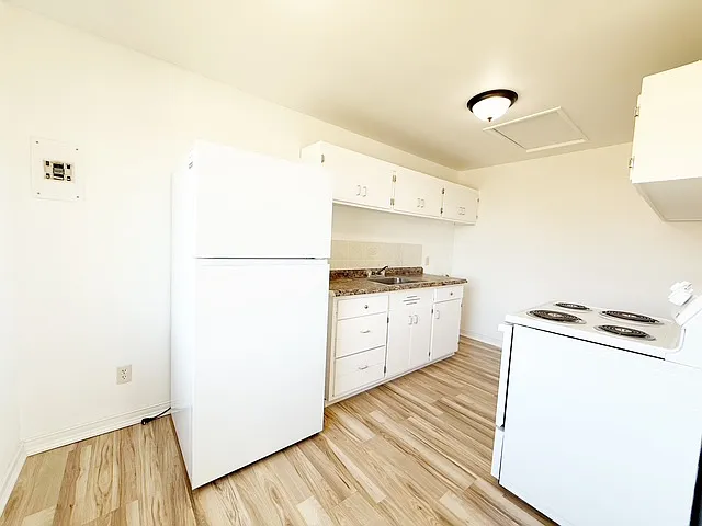 3326 Halverson Ave — Photo 6