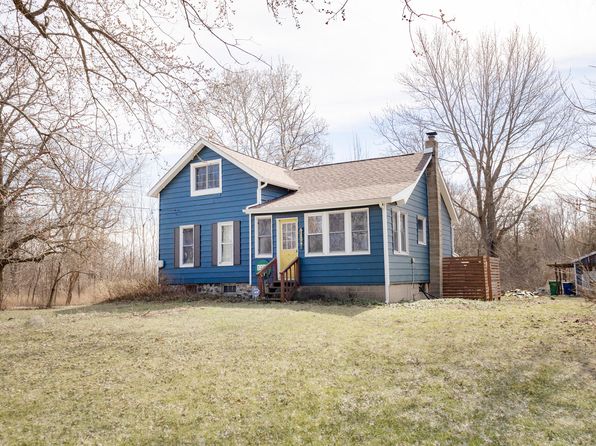 5366 Sawyer Rd, Sawyer, MI 49125