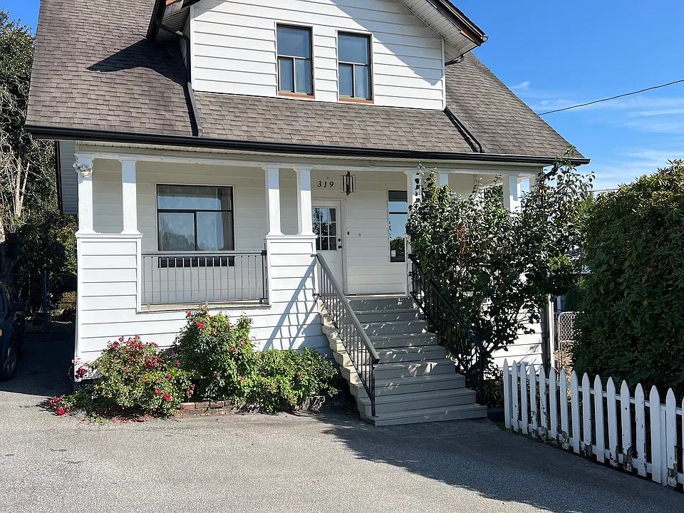 319 Marmont St