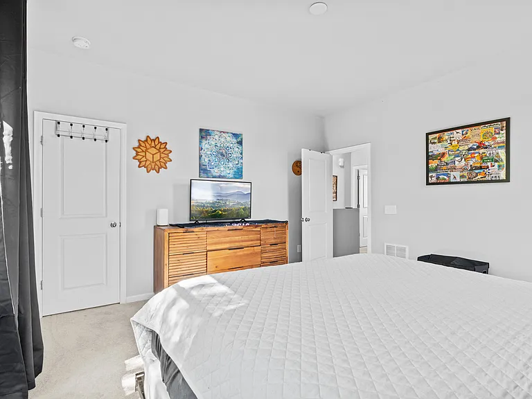 1144 Oak Cir — Photo 33
