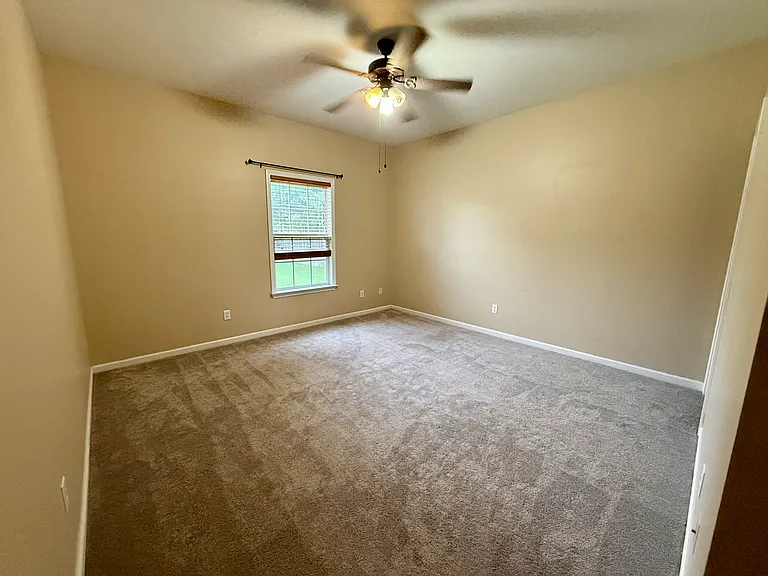 211 Hannah Rd — Photo 16