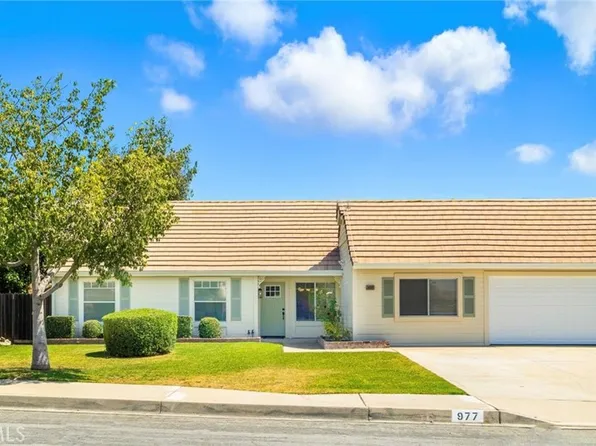 977 N Driftwood Ave, Rialto, CA 92376