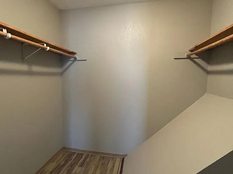 1516 N Brook Ct — Photo 32