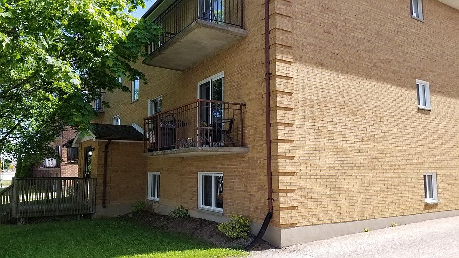 1st image of 227 Highview Dr #1A