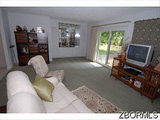 3rd image of 555 N Ray Dr