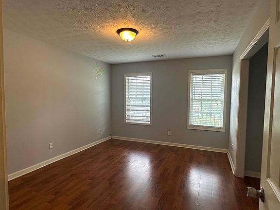 4th image of 3270 Stratton Ln