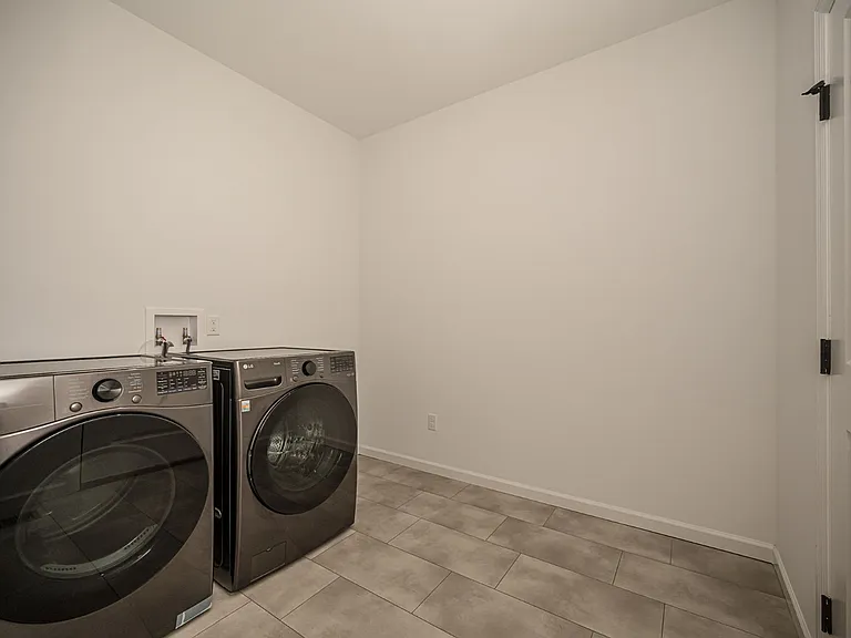 223 Randlin Dr — Photo 30