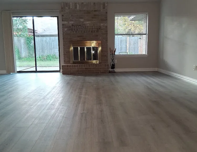 2502 Livingston Ln — Photo 5