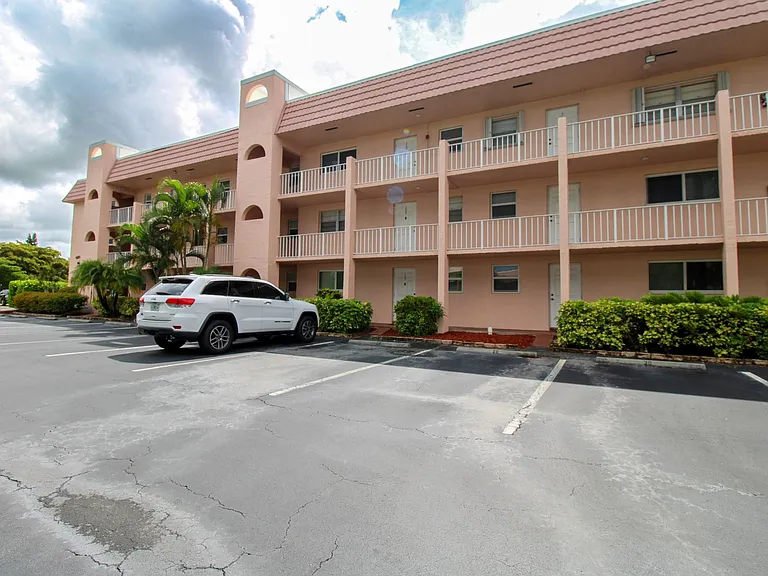 175 Turtle Lake Ct #111 — Photo 48