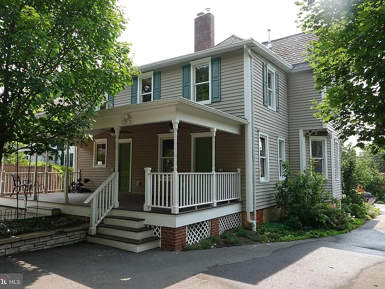 36 Hart Ave — Photo 7