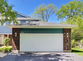 882 Poplar Ln, Deerfield, IL 60015