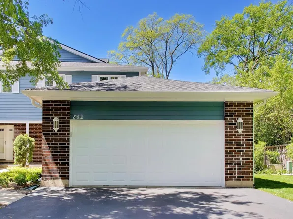 882 Poplar Ln, Deerfield, IL 60015