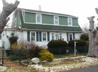 906 Washington Ave, Croydon, PA 19021