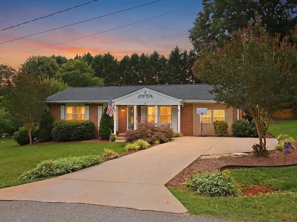 1719 Pioneer Dr, Newton, NC 28658