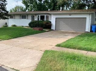 2730 Mockingbird Ln, Florissant, MO