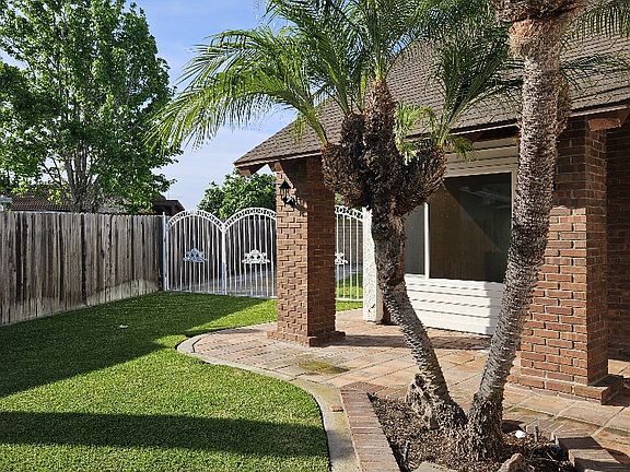 5th image of 8522 Larthorn Dr