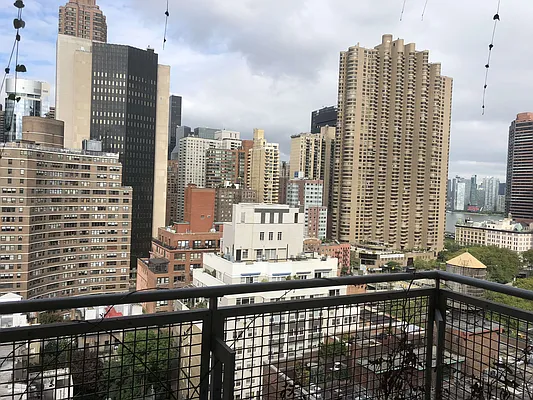 Rented by Gabriel Bullaro Real Estate | media 25