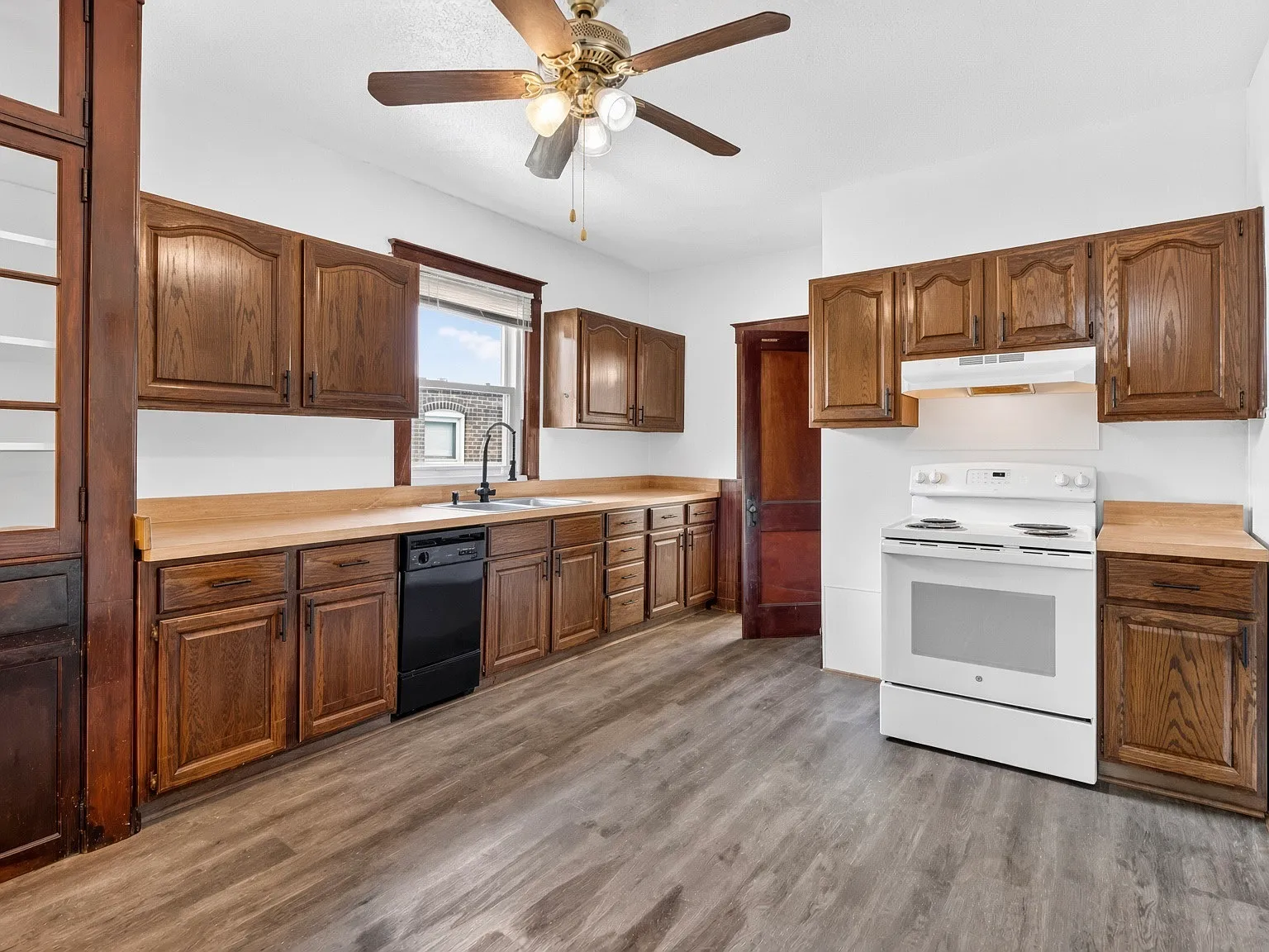 2 bed, 760 sqft, $1,150 — Photo 4