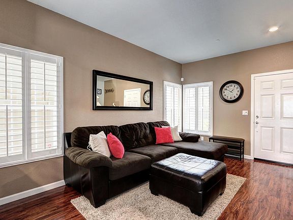3rd image of 8147 Laurel Willow Ln