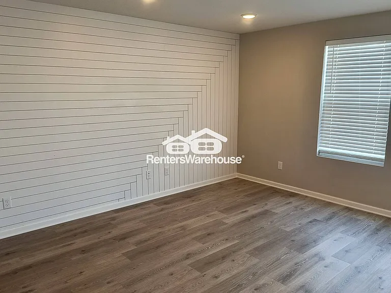 1105 Farrier Rd — Photo 10
