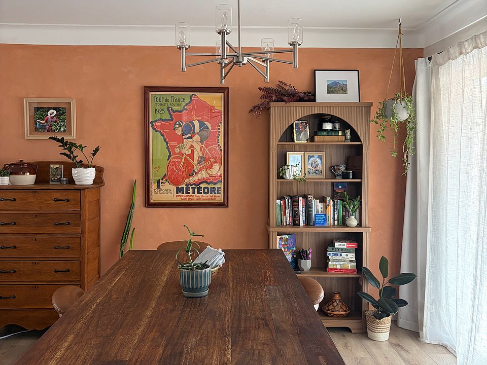 Dining area - view from kitchen bar
