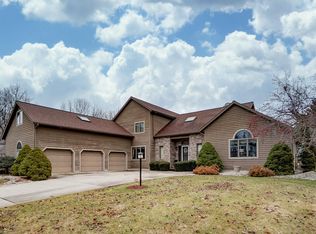 1706 S Saint Andrews Rd E, Winona Lake, IN 46590