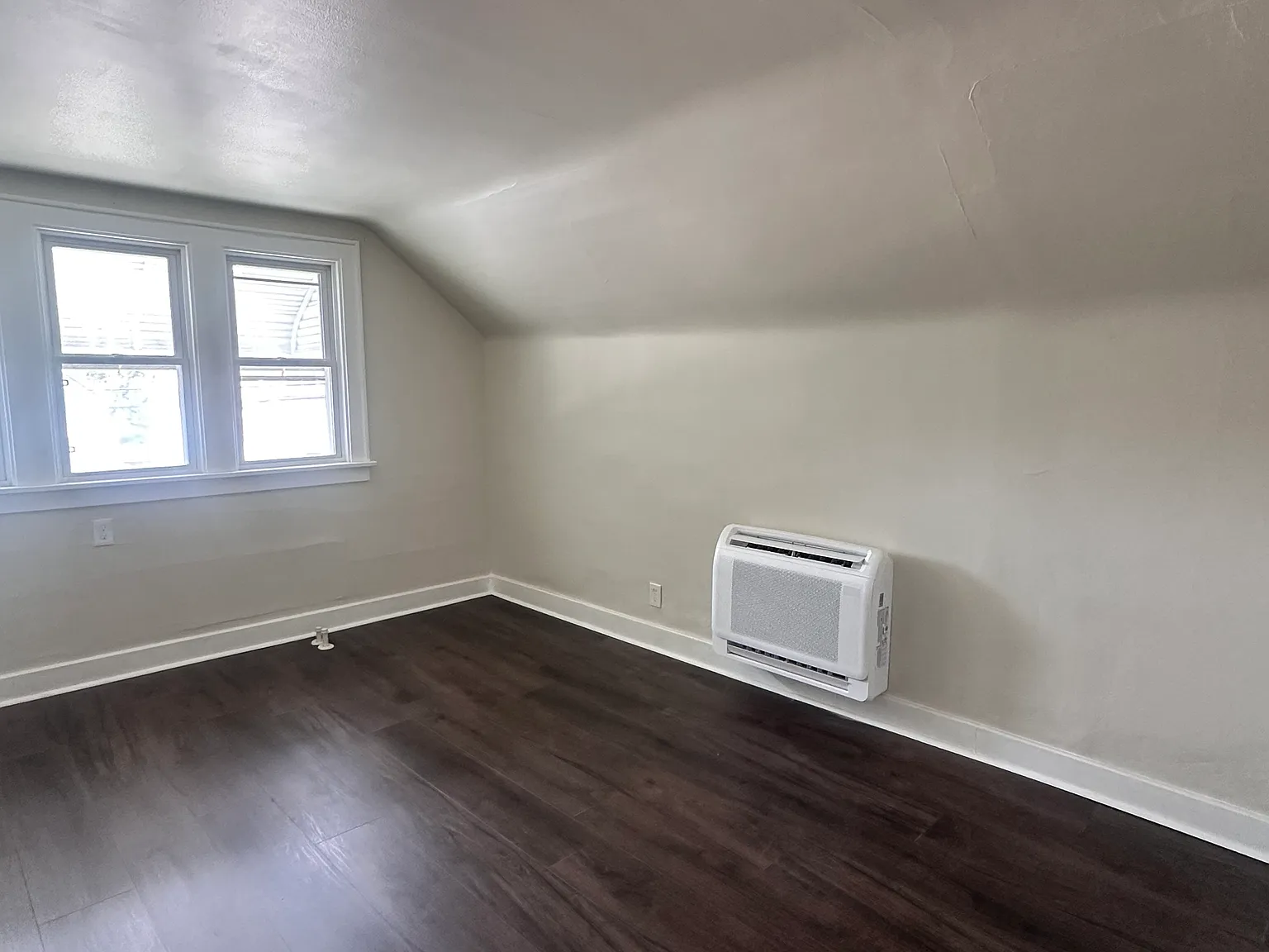 2 bed, $1,100 — Photo 4