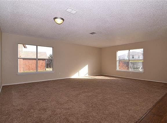 3rd image of 505 Gibson St