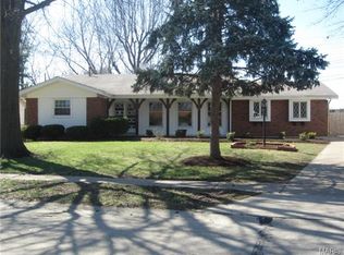 2421 Rhapsody Ln, Florissant, MO 63031