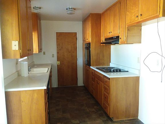 3rd image of 26217 Dartmouth St
