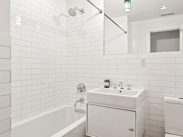 709 Sackett St #1 — Photo 14