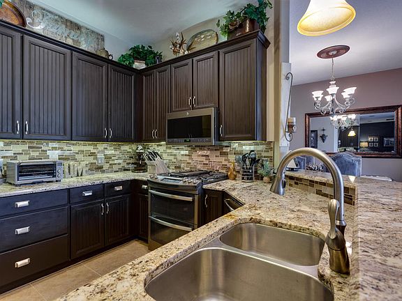 4th image of 4627 Alamanda Dr
