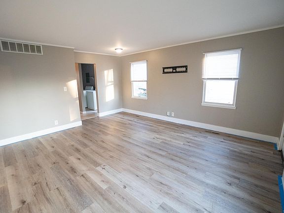 4th image of 22760 Rosewood Ave