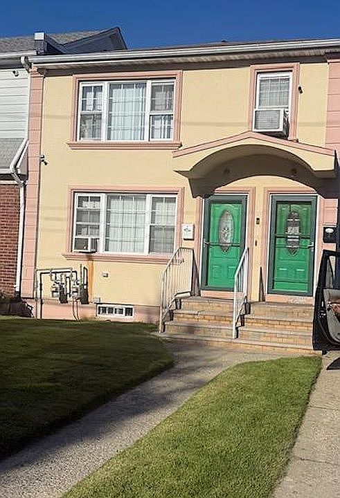 1st image of 120-33 196th St