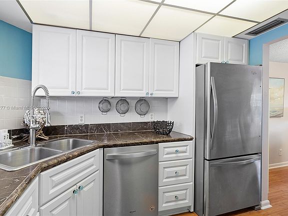 4th image of 18081 SE Country Club Dr APT 20