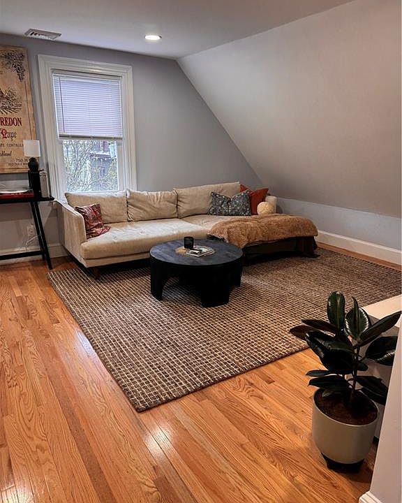 1st image of 93 Chapin Ave Floor 3