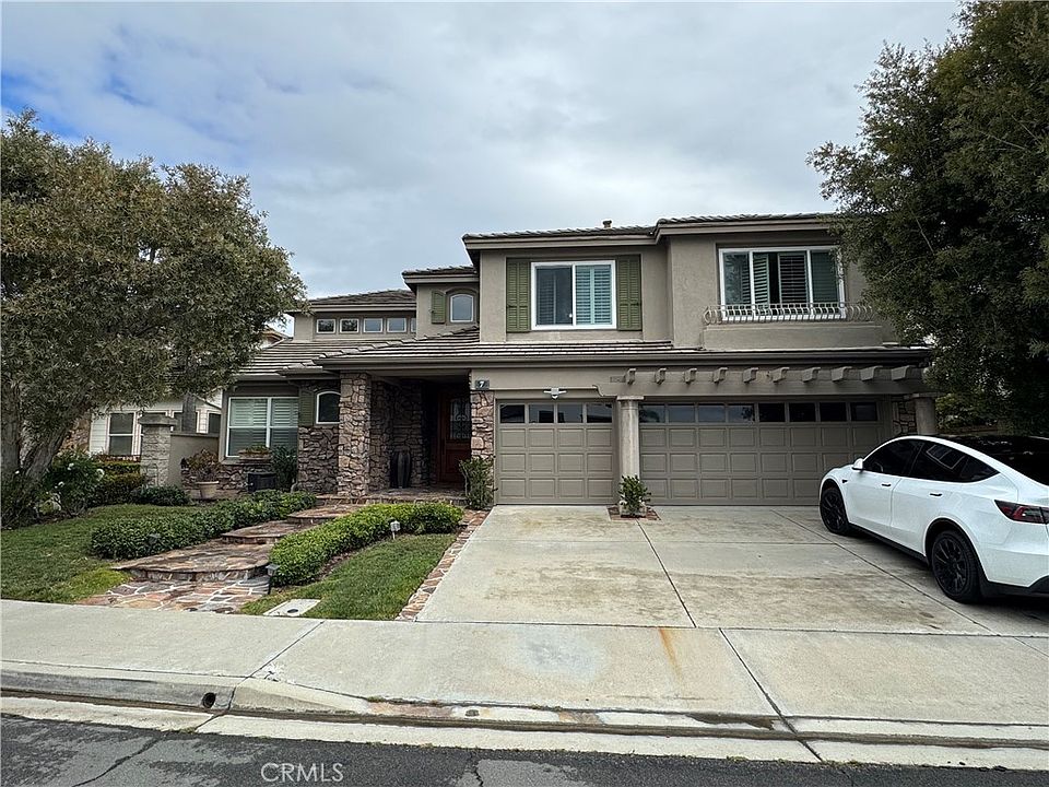 1st image of 7 Pembroke Ln
