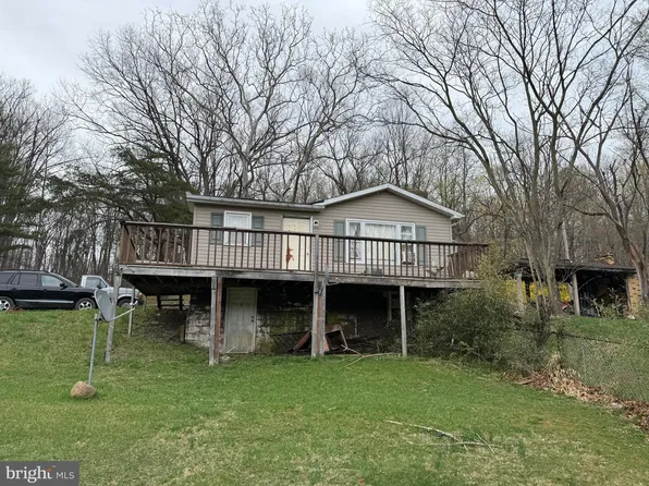 5702 Cold Run Valley Rd, Berkeley Springs, WV 25411