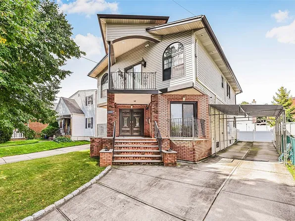 2916 211th St, Bayside, NY 11360