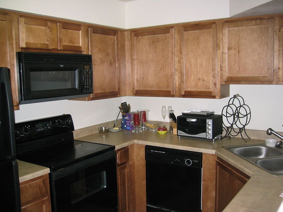 Kitchen with maple cabs