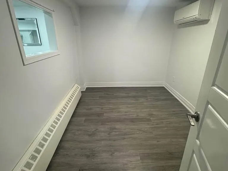 148 Cosburn Ave S #BASEMENT — Photo 7