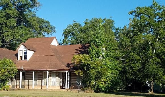 2nd image of 622 Prairie St