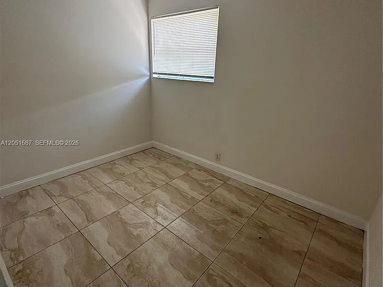 651 SW 30th Ave — Photo 6