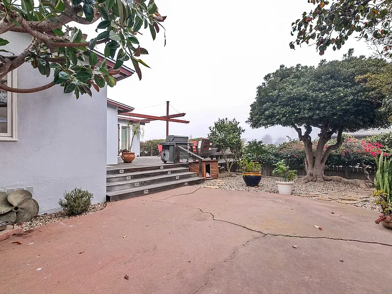 541 Tarento Dr — Photo 34