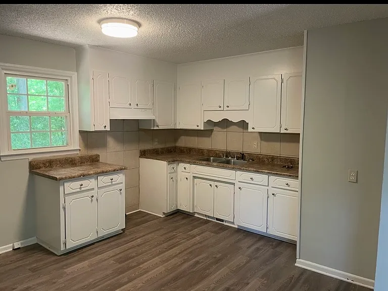 6 Oakridge Ct — Photo 2