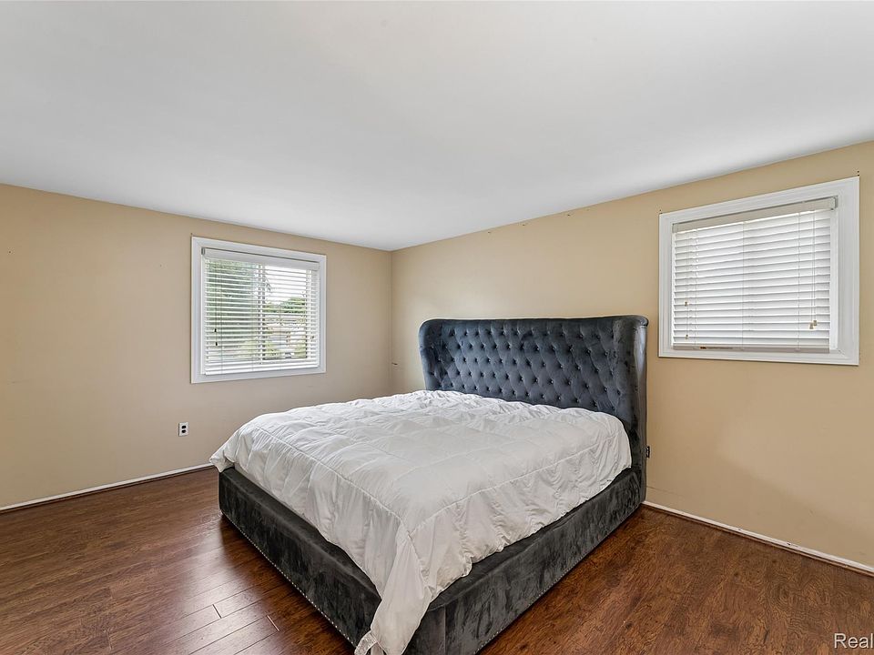 2108 Adrienne Dr, photo 26