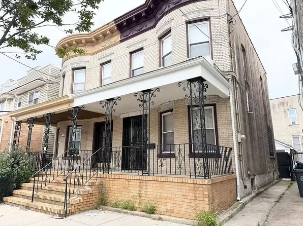 8615 88th Ave, Woodhaven, NY 11421