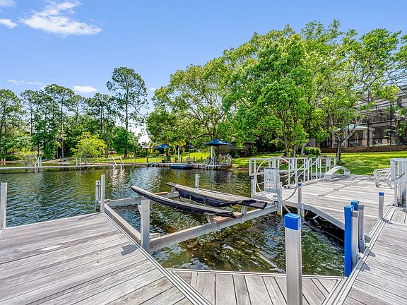 3rd image of 217 Shady Oaks Cir